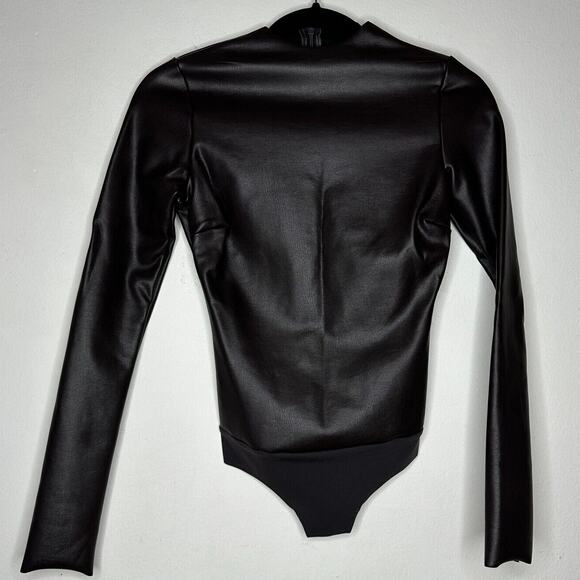 NWT Skims SET Soot Faux Leather Long Sleeve High Neck Bodysuit Biker Shorts XS - Picture 1 of 16
